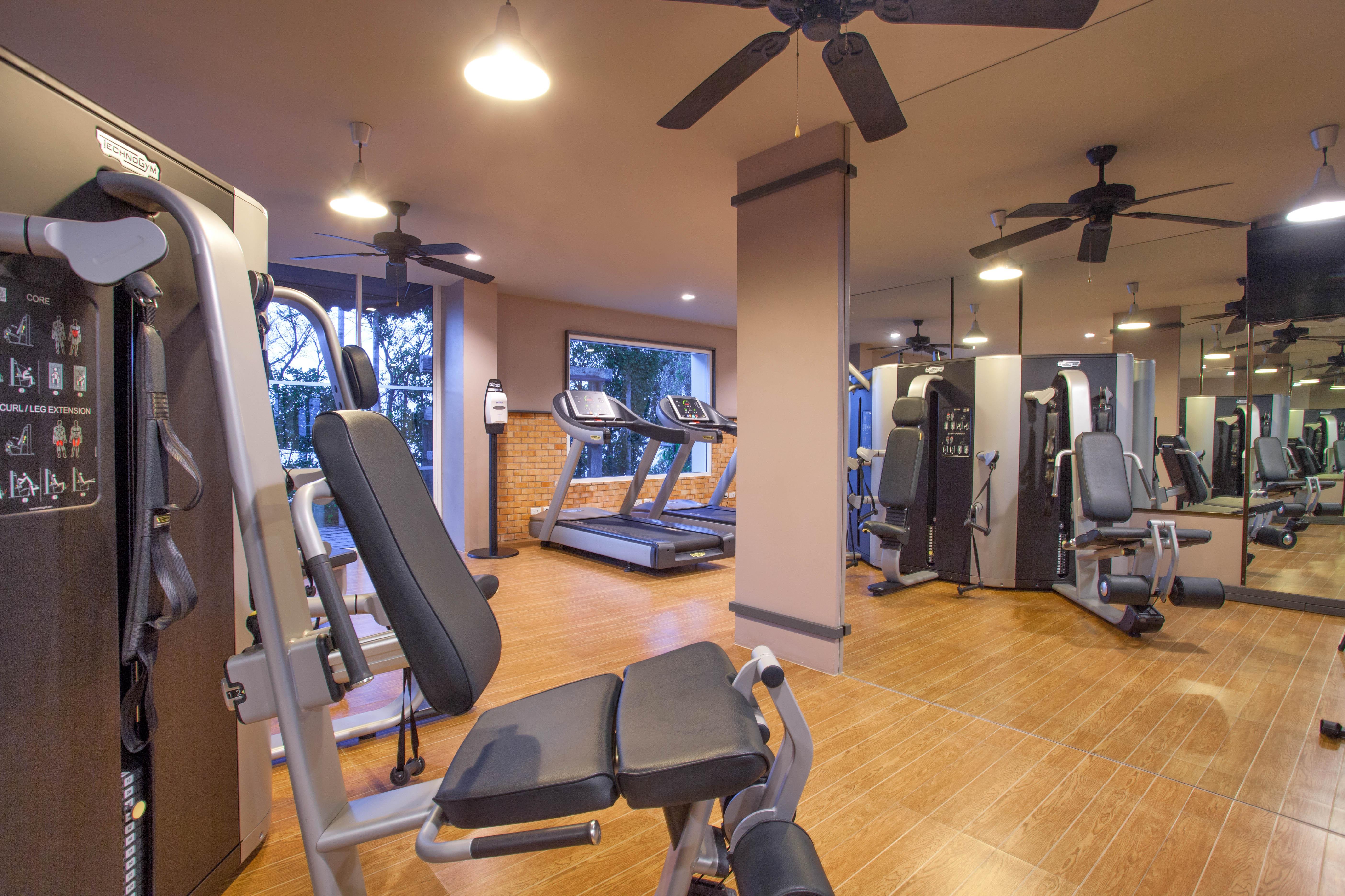 Zenmaya Oceanfront Phuket, Trademark Collection By Wyndham Patong Экстерьер фото The gym at the hotel